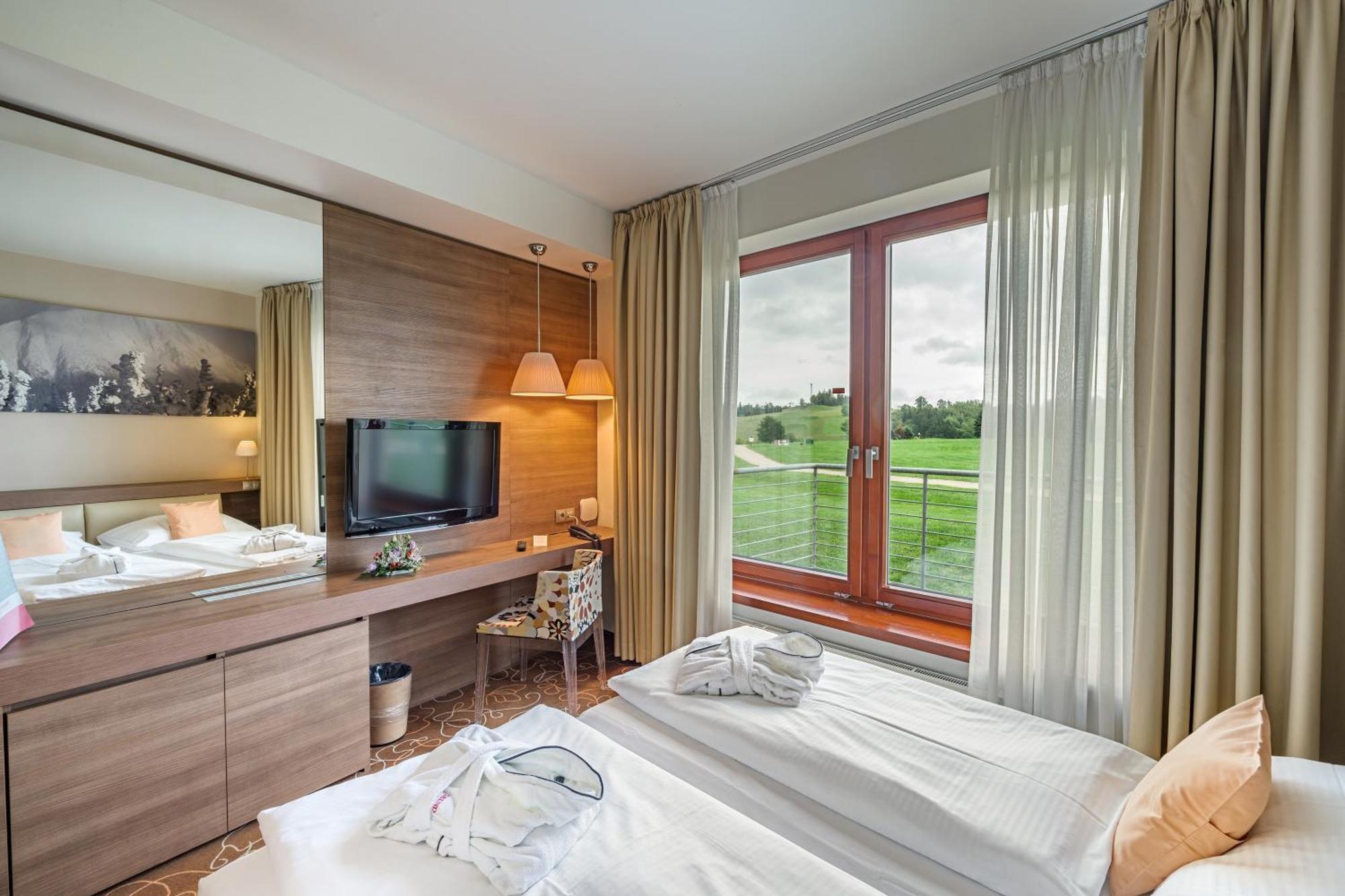 Grund Resort Golf And Ski Младе-Буки Экстерьер фото