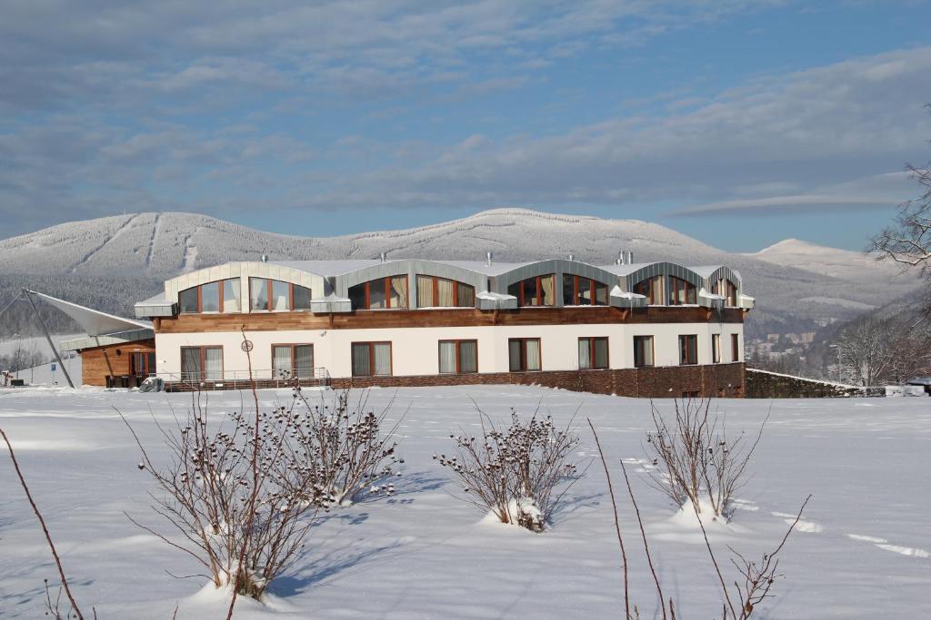 Grund Resort Golf And Ski Младе-Буки Экстерьер фото