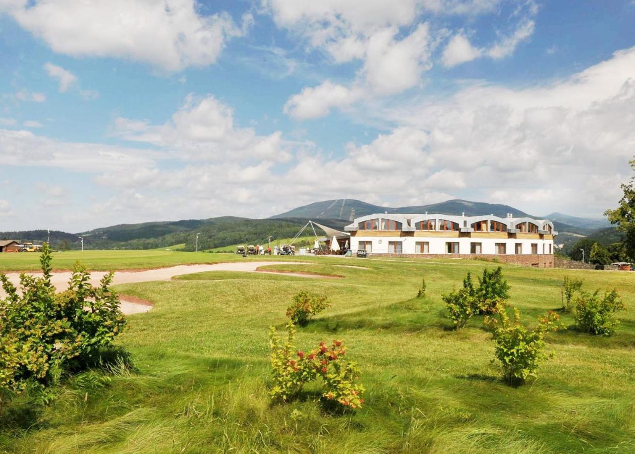 Grund Resort Golf And Ski Младе-Буки Экстерьер фото